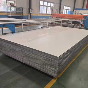 CFRT蒙皮增強(qiang)車廂闆複(fu)合闆