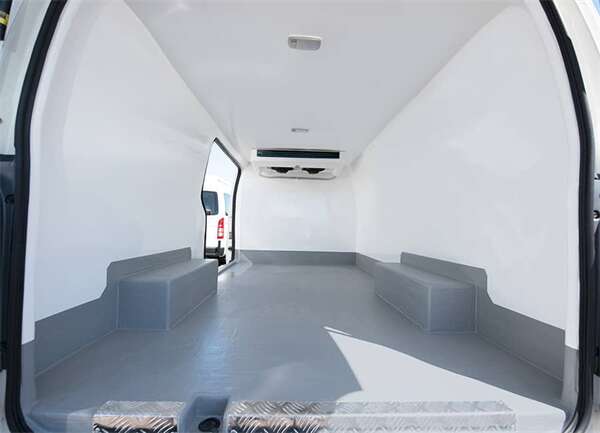 CFRT複合闆(pǎn)蒙皮冷藏車具(ju)有良好冷藏密(mi)封效果